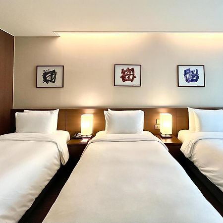 Ramada Encore By Wyndham Busan Station Exterior photo
