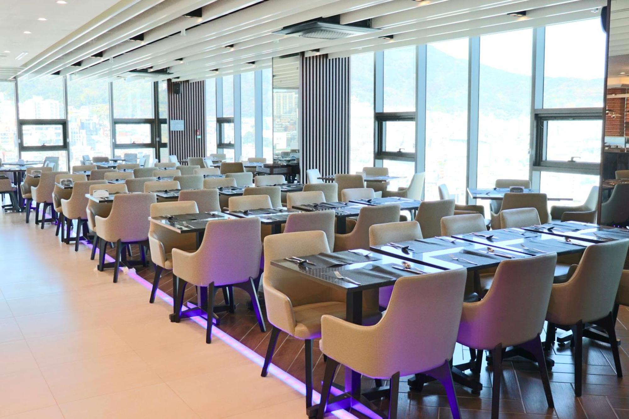 Ramada Encore By Wyndham Busan Station Exterior photo