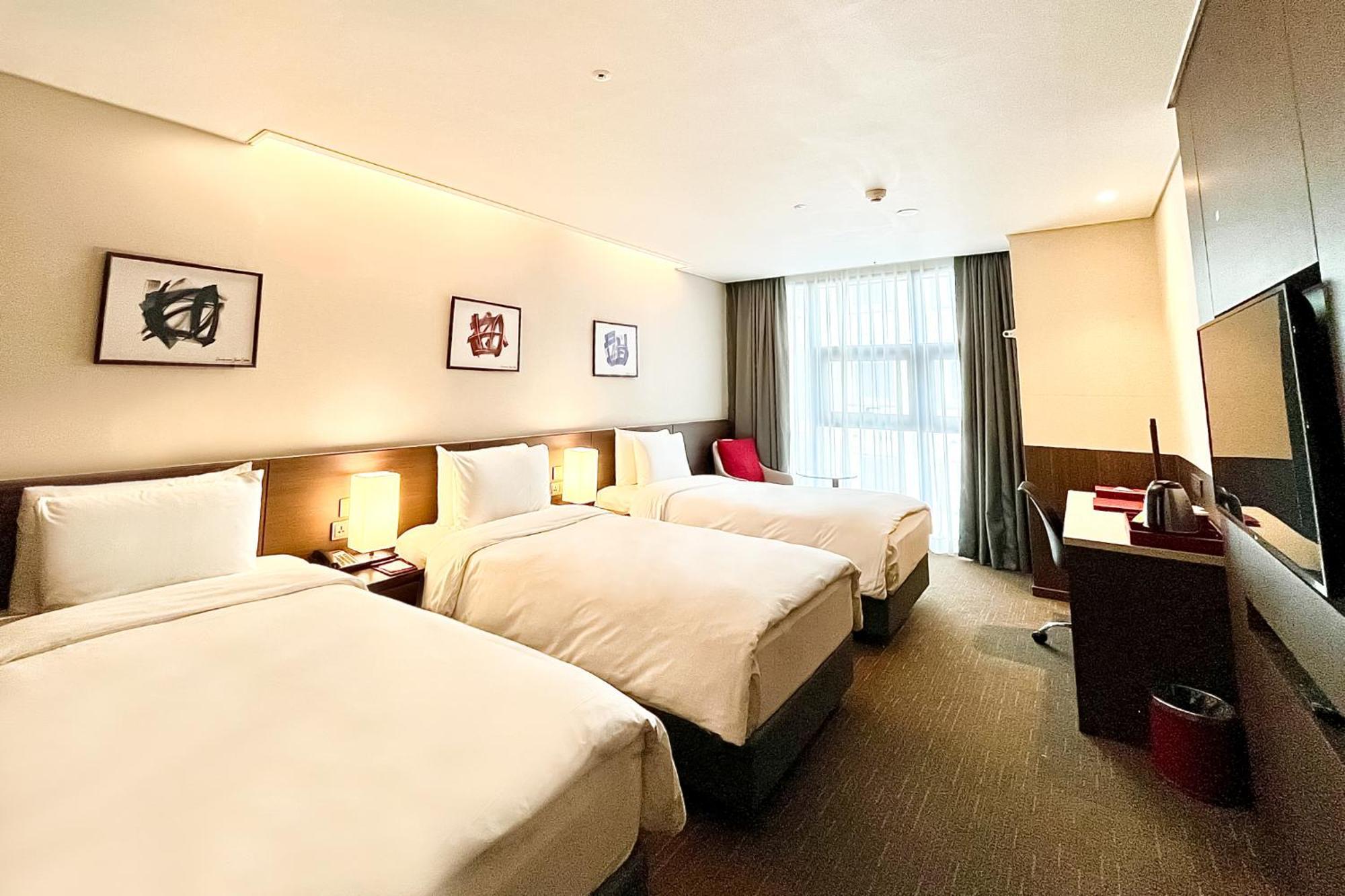 Ramada Encore By Wyndham Busan Station Exterior photo