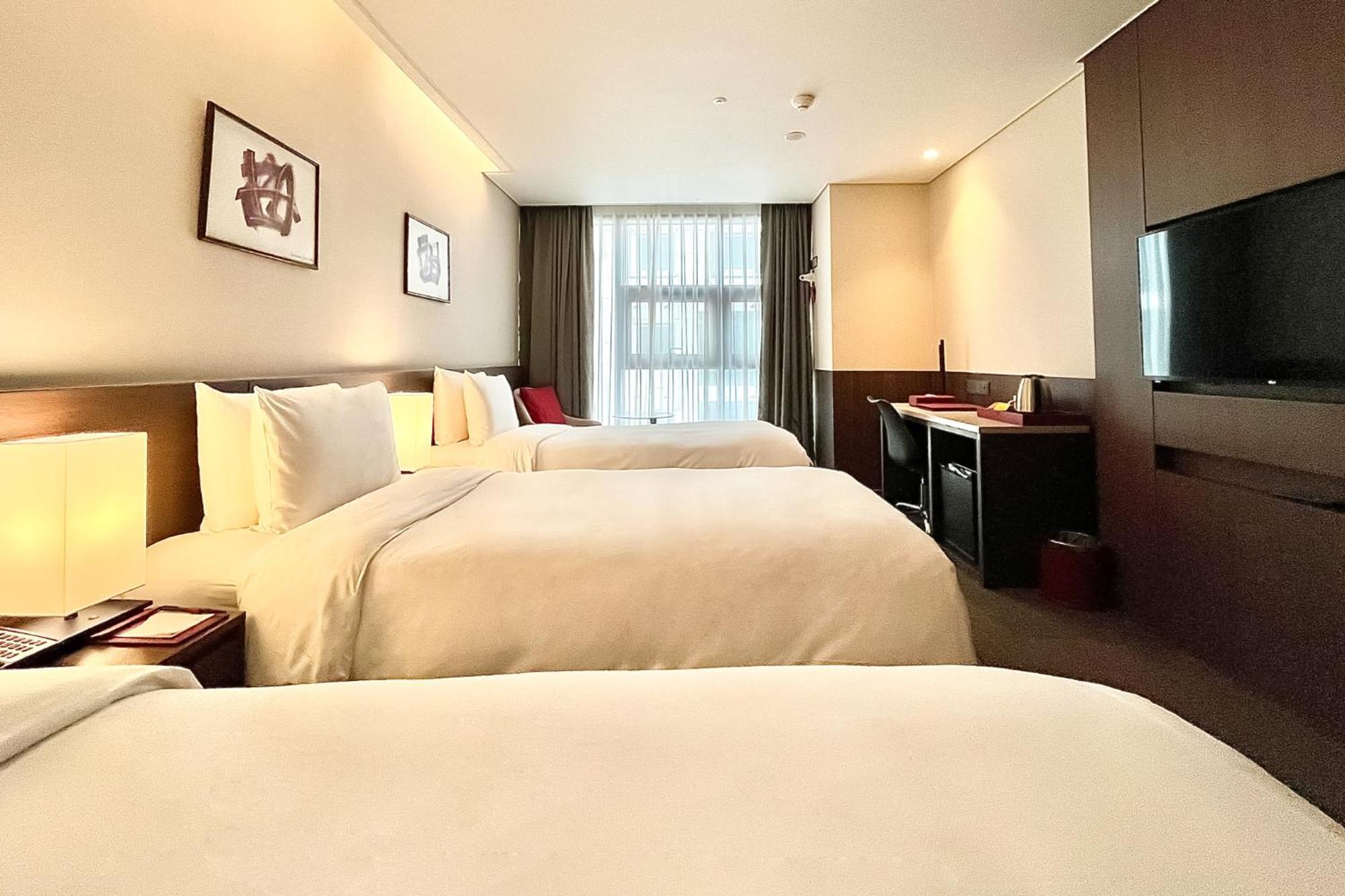 Ramada Encore By Wyndham Busan Station Exterior photo