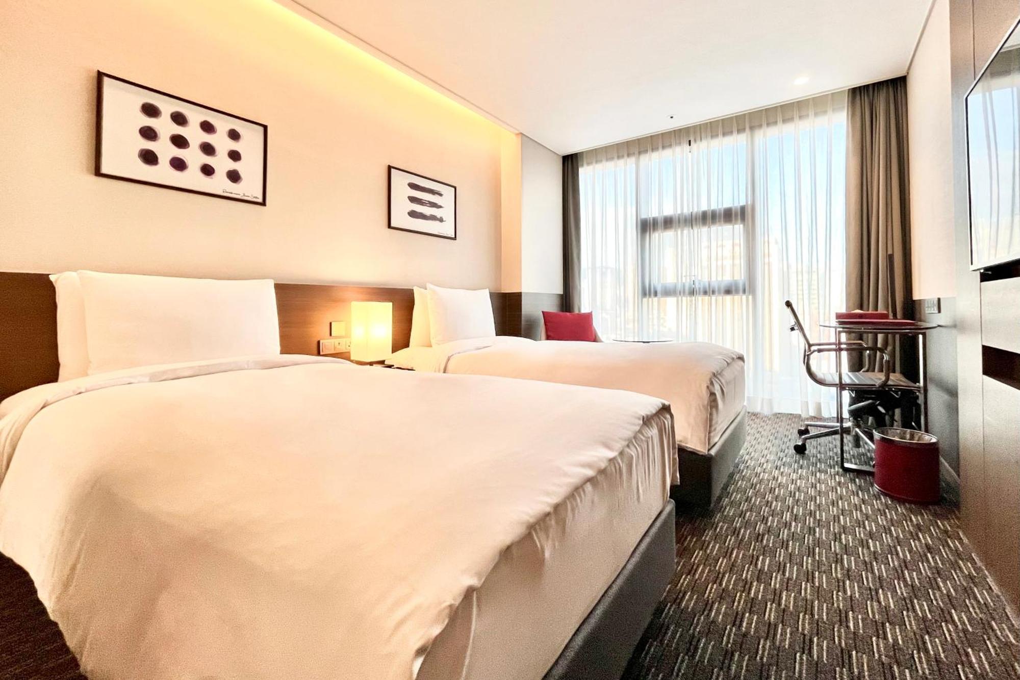 Ramada Encore By Wyndham Busan Station Exterior photo