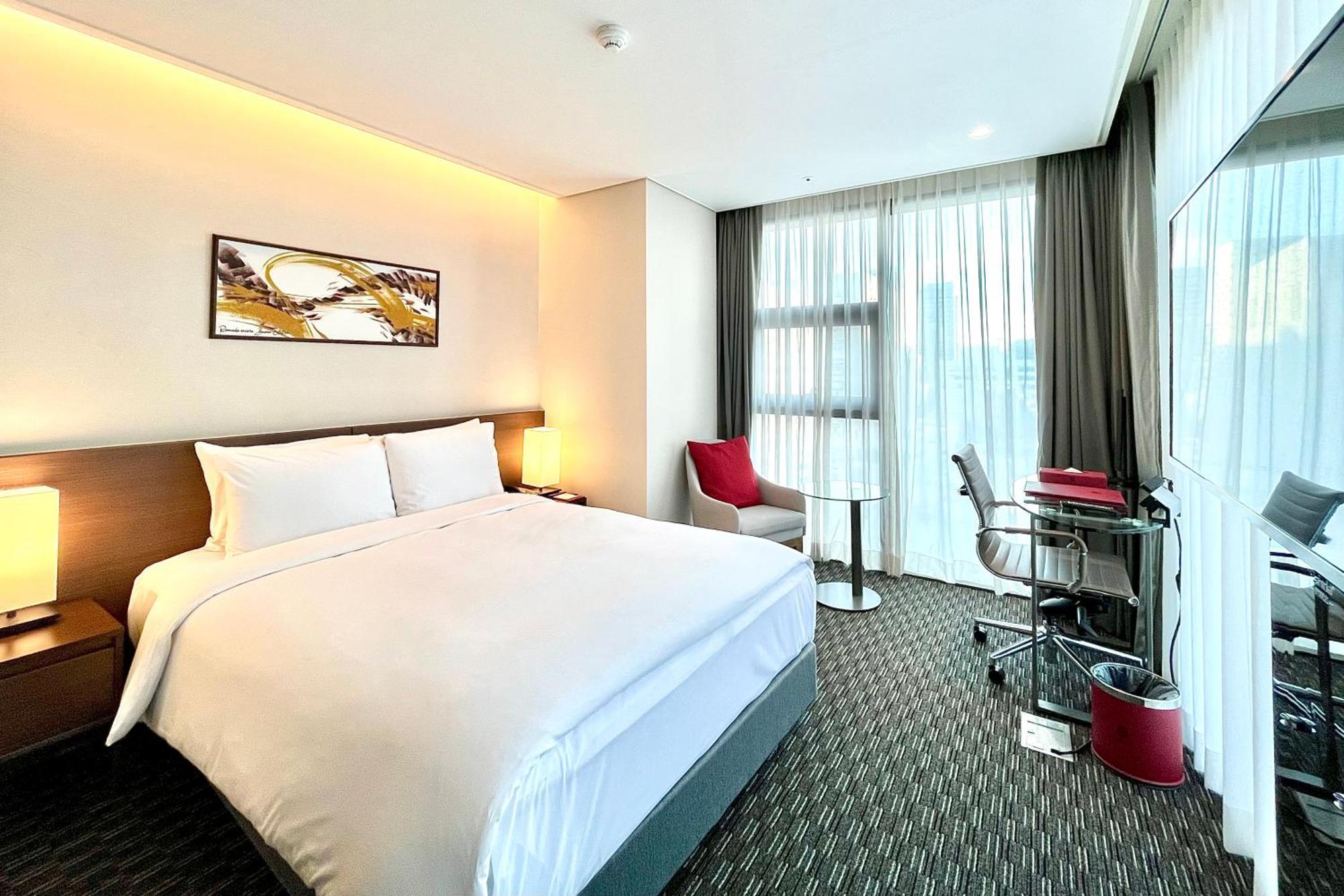 Ramada Encore By Wyndham Busan Station Exterior photo