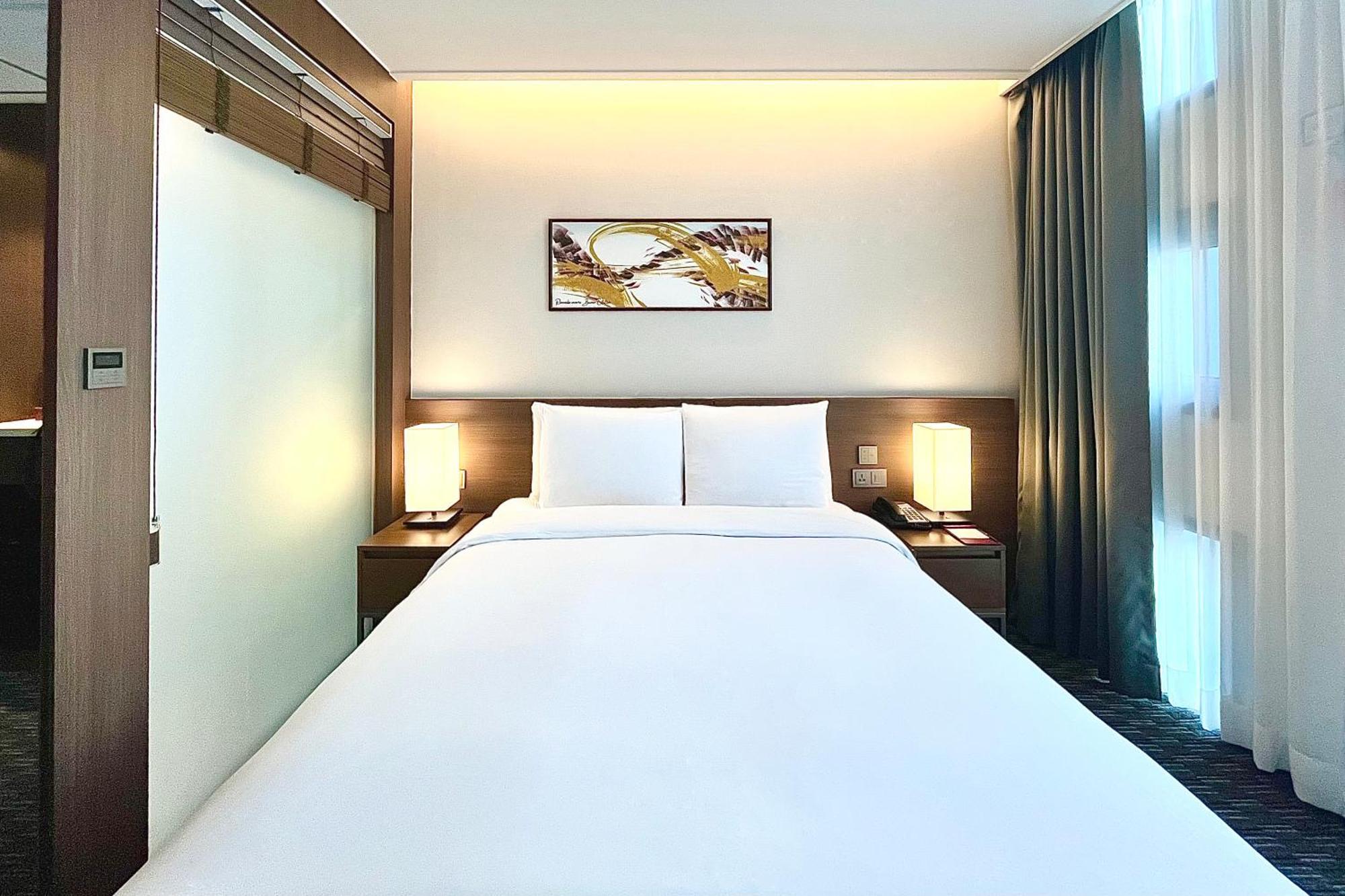 Ramada Encore By Wyndham Busan Station Exterior photo