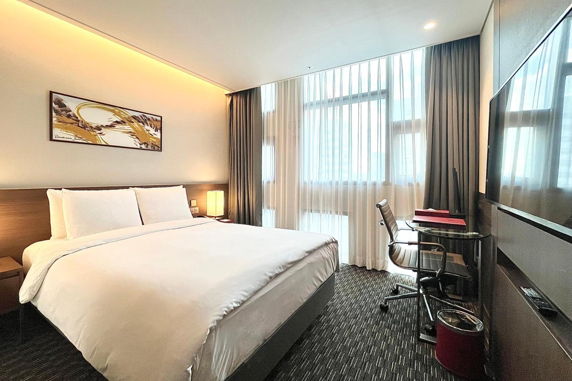Ramada Encore By Wyndham Busan Station Exterior photo