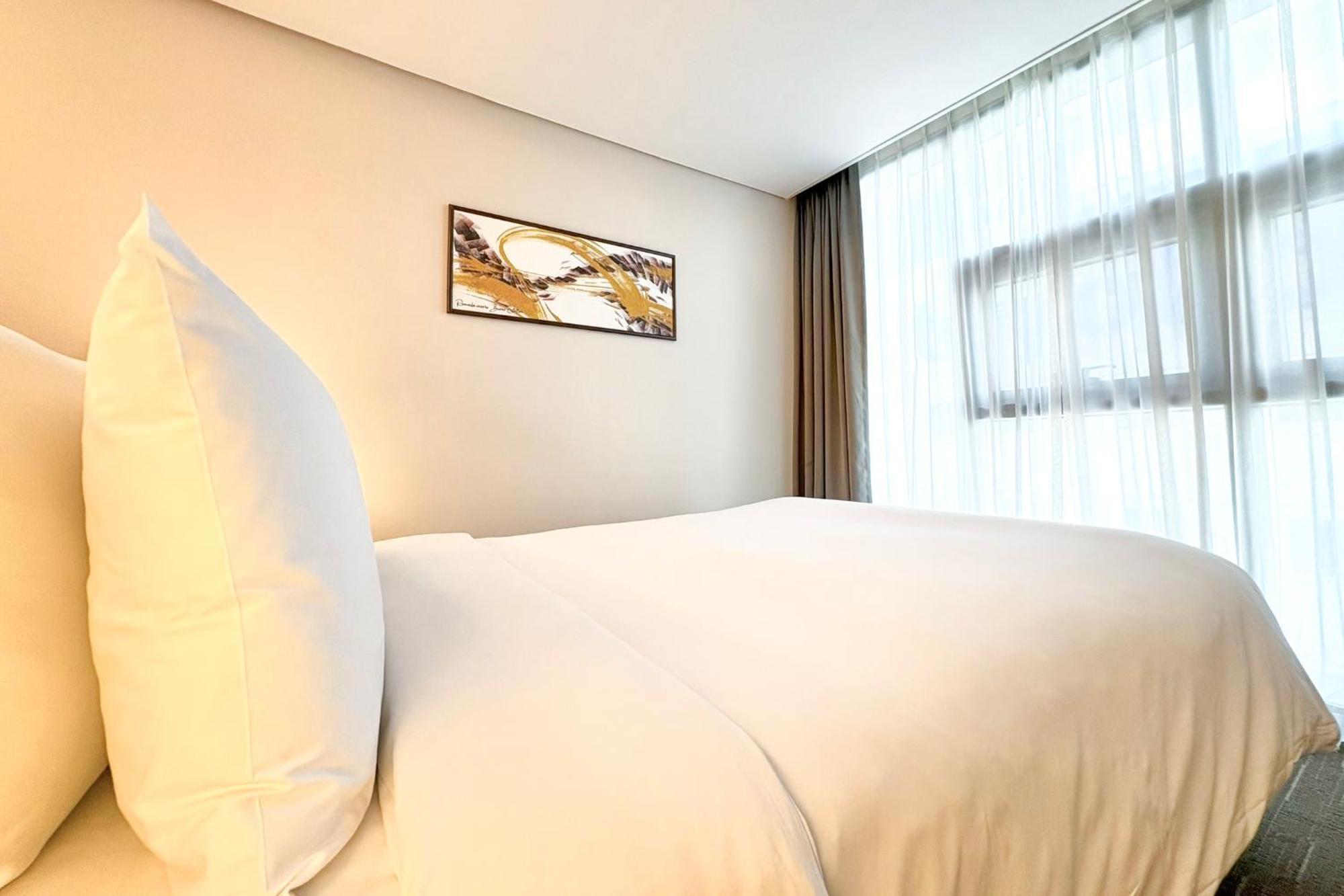 Ramada Encore By Wyndham Busan Station Exterior photo